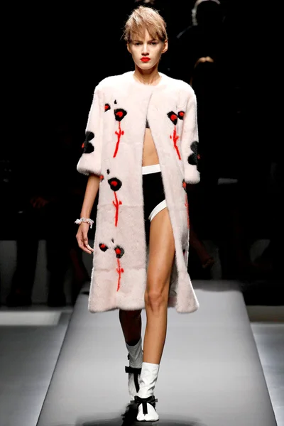 Look 30